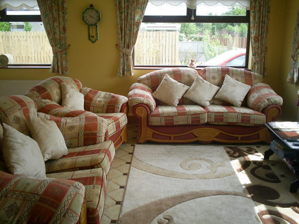 Derry House Villa Listowel Room photo